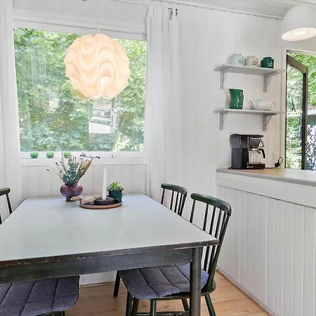 Semesterbostad 1476-aakirkeby-sluseparken-20 *